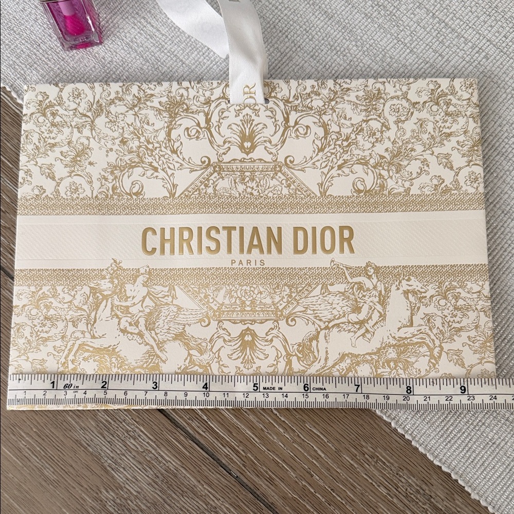 NWT Dior Gift Bag & Dior Addict Lip Glow Oil 063 Gold and White Bag with ribbon - Picture 5 of 6